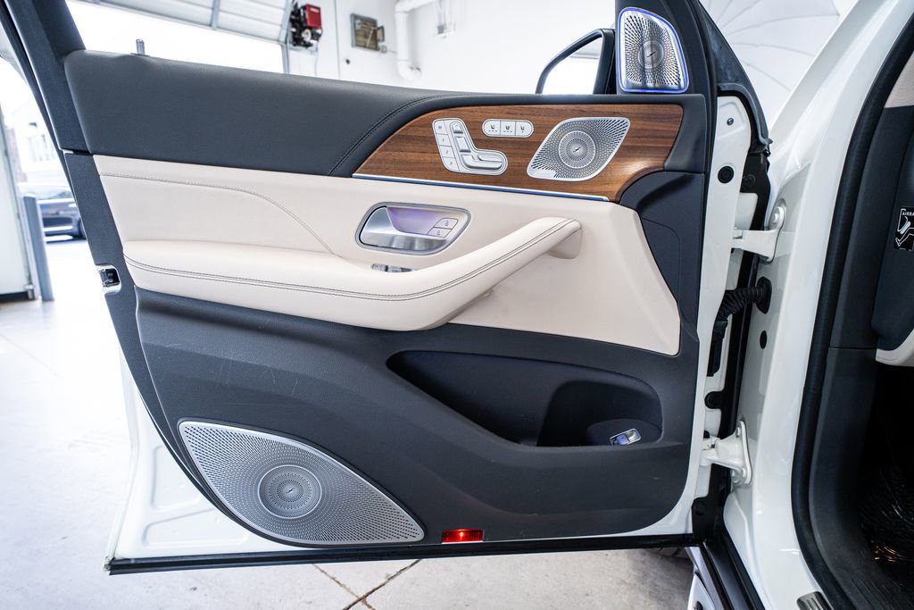 Used 2020 Mercedes-Benz GLS 580 4MATIC w/ E-Active Body Control Package image 30