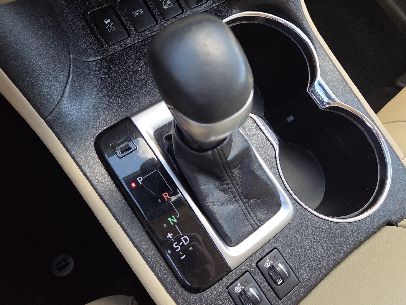 Used 2019 Toyota Highlander XLE AWD/4WD image 32
