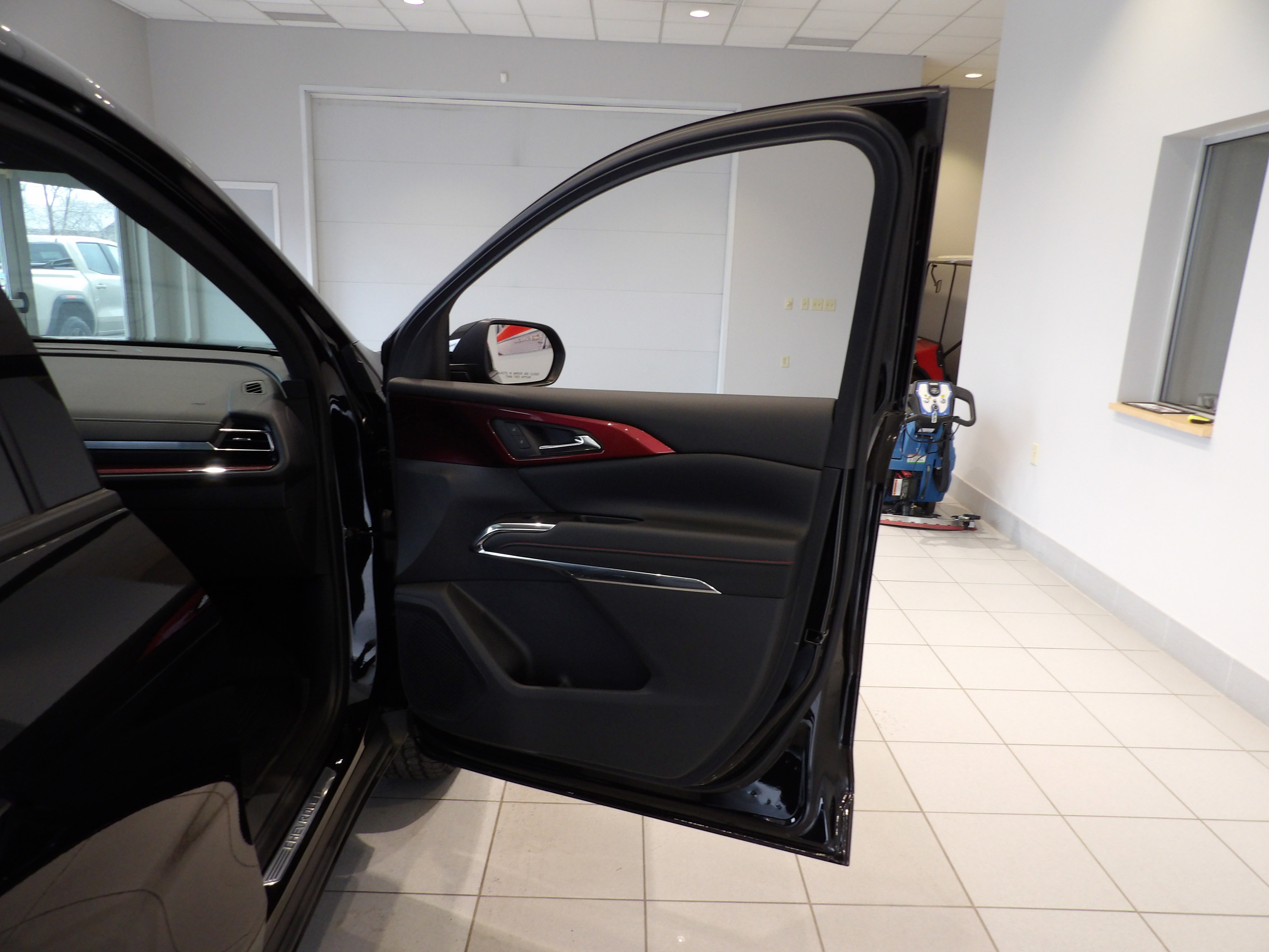 Used 2024 Chevrolet Traverse Z71 w/ LPO, Floor Liner Package image 24