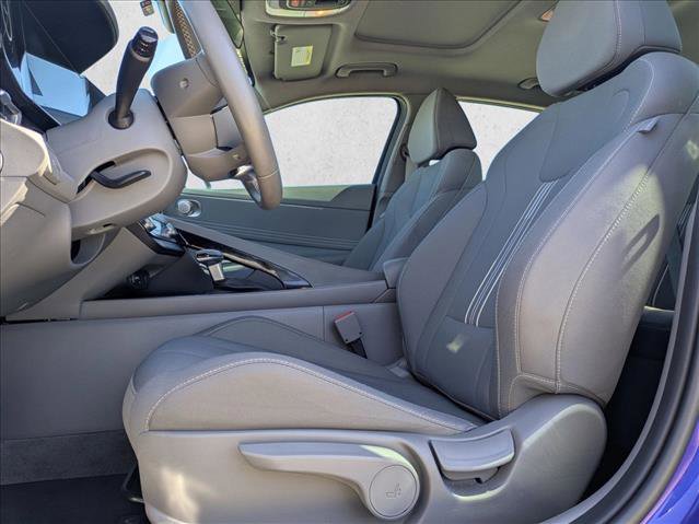 Used 2024 Hyundai Elantra SEL w/ Convenience Package image 15