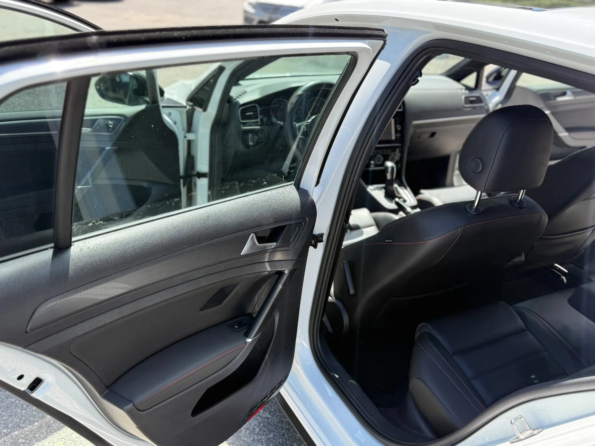 Used 2021 Volkswagen GTI SE FWD image 20