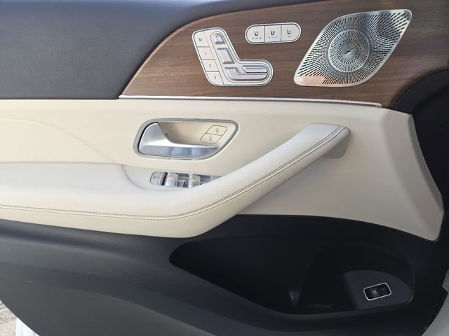 Used 2024 Mercedes-Benz GLS 450 4MATIC image 38