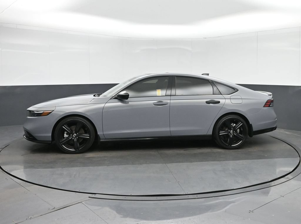 Used 2023 Honda Accord Sport image 4