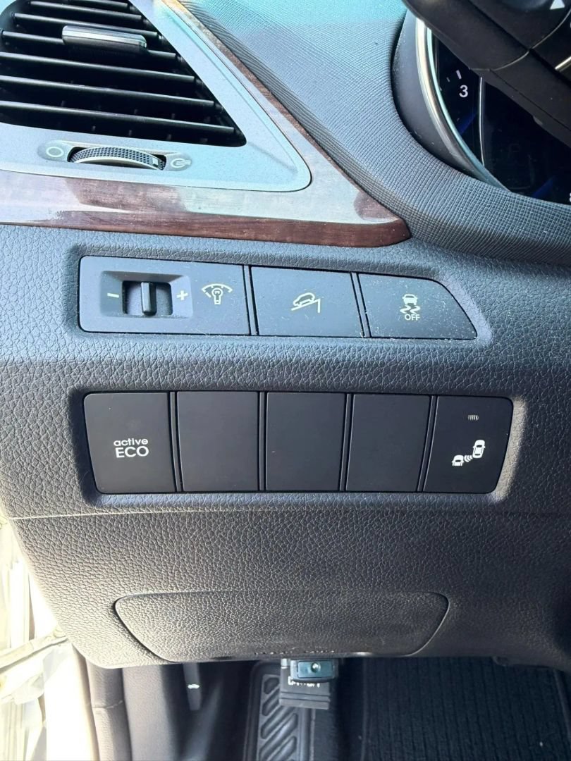 Used 2014 Hyundai Santa Fe Sport 2.0T FWD image 28