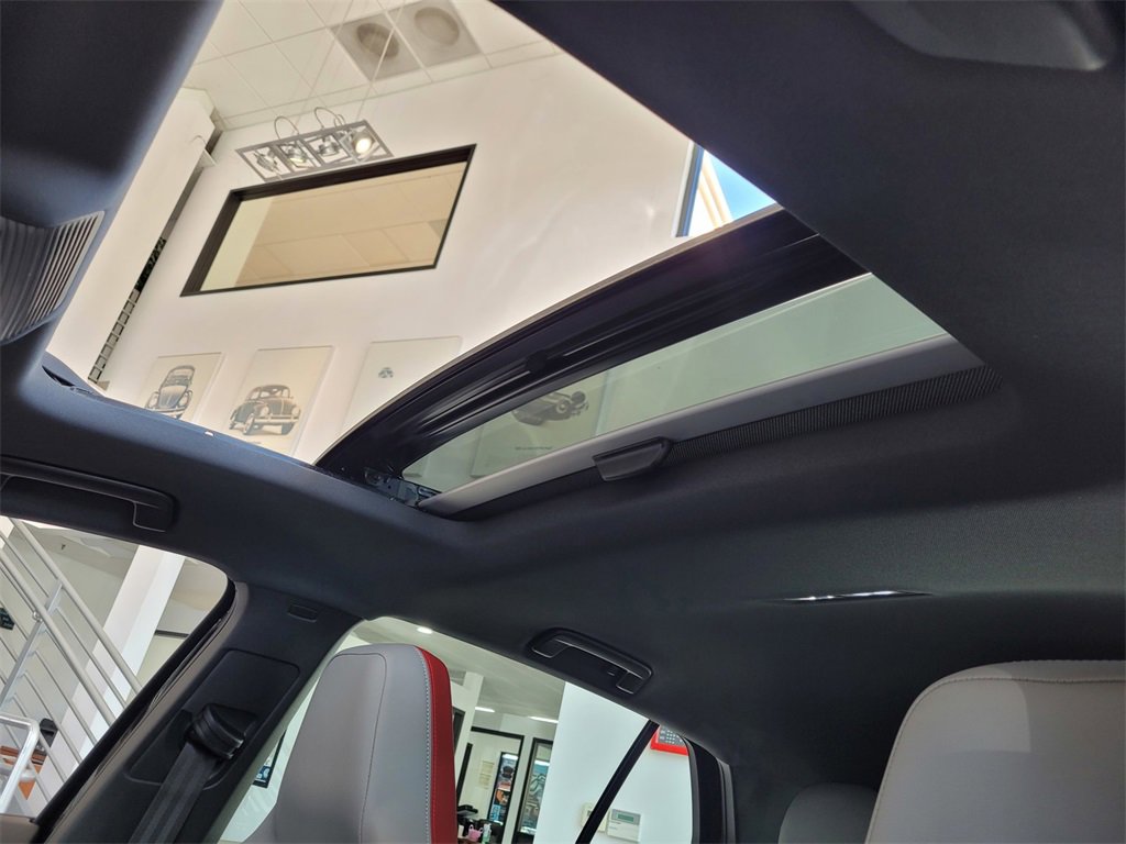 New 2025 Volkswagen GTI Autobahn image 5