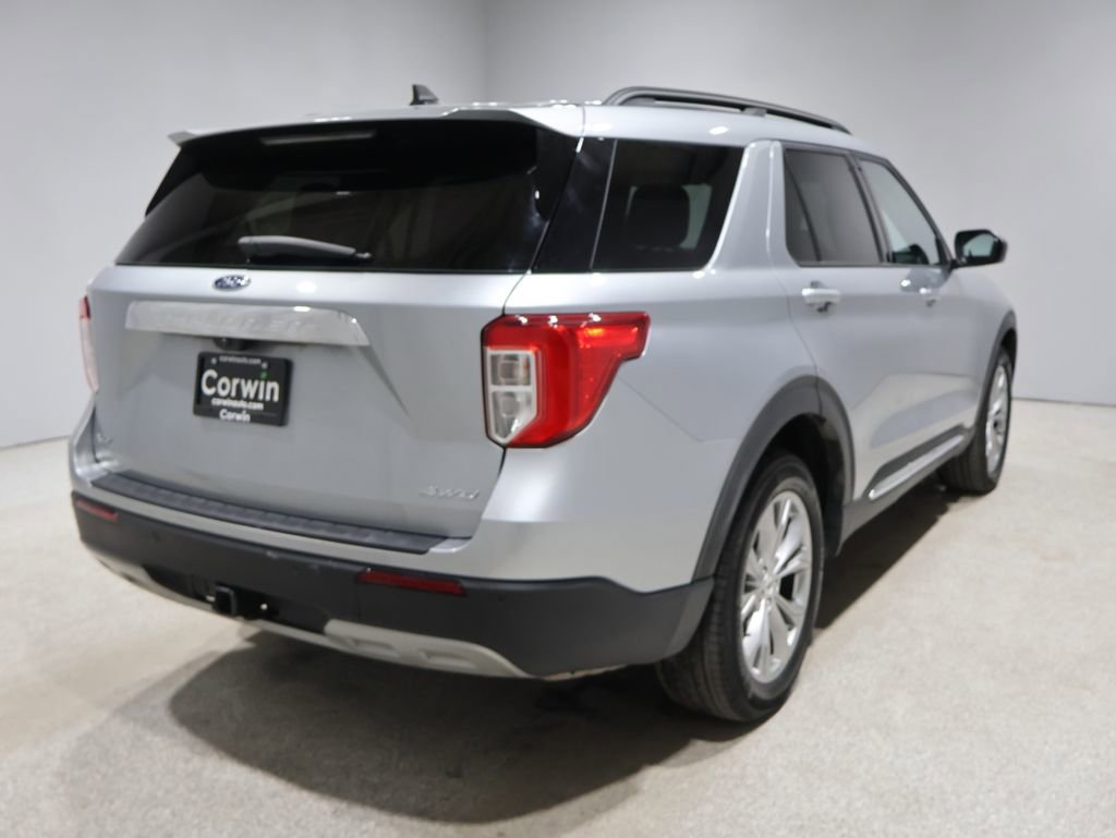 Used 2024 Ford Explorer XLT w/ Equipment Group 202A image 2