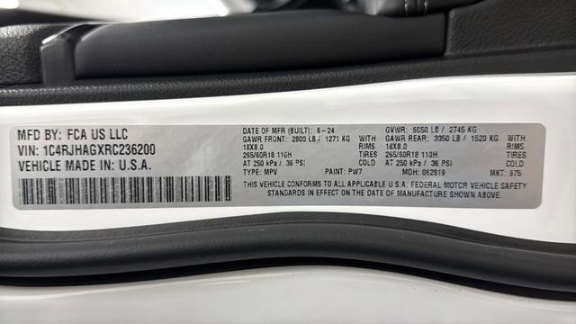 Used 2024 Jeep Grand Cherokee Laredo X image 23