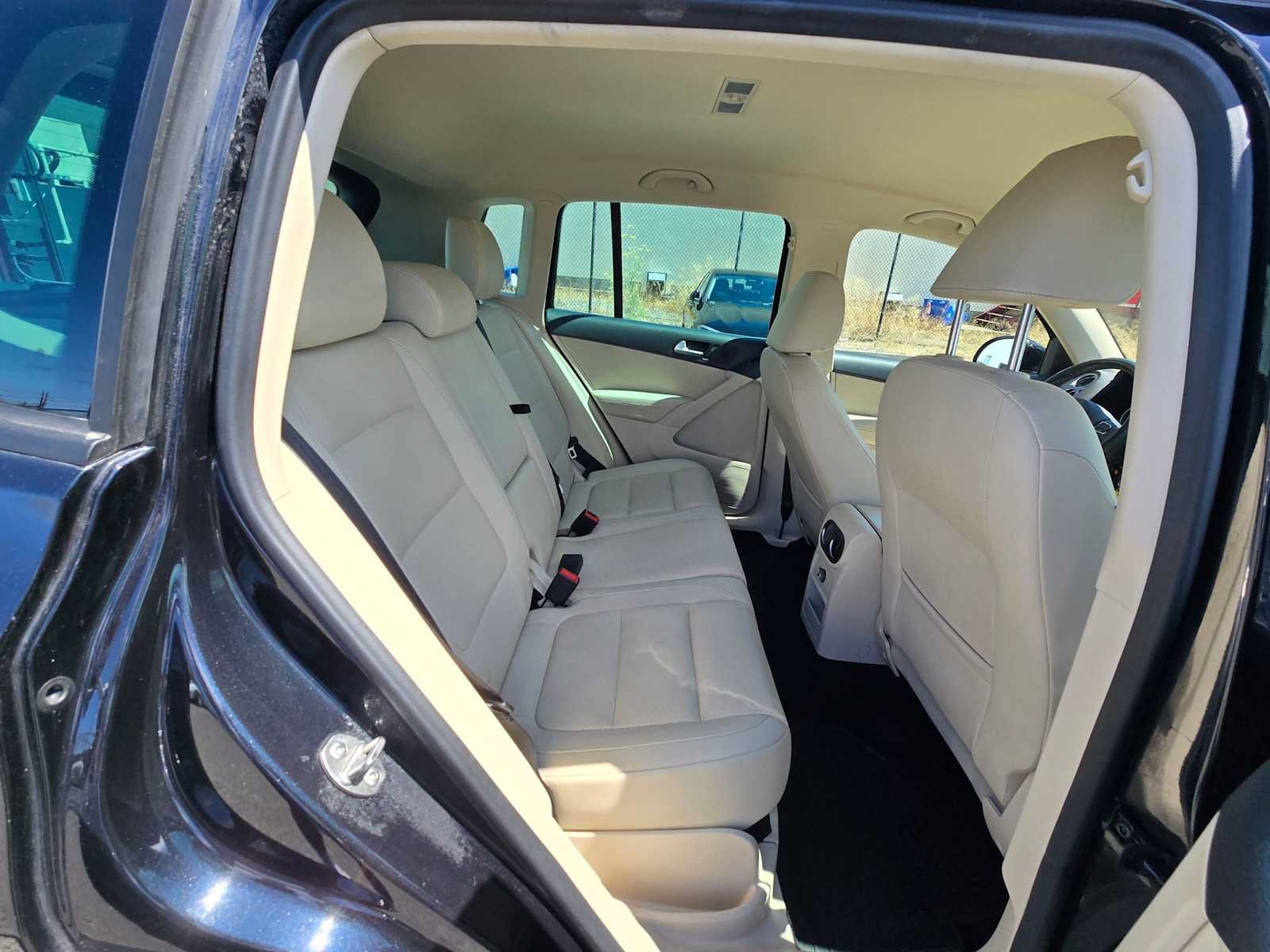Used 2014 Volkswagen Tiguan SE FWD image 12