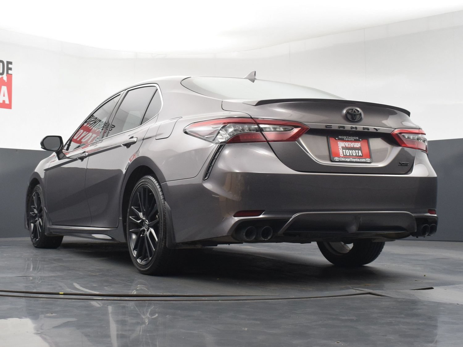 Used 2022 Toyota Camry XSE FWD image 29