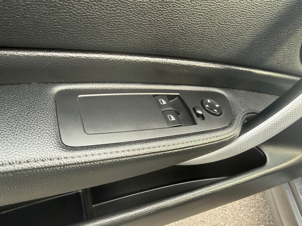 Used 2010 BMW 135i Coupe image 9