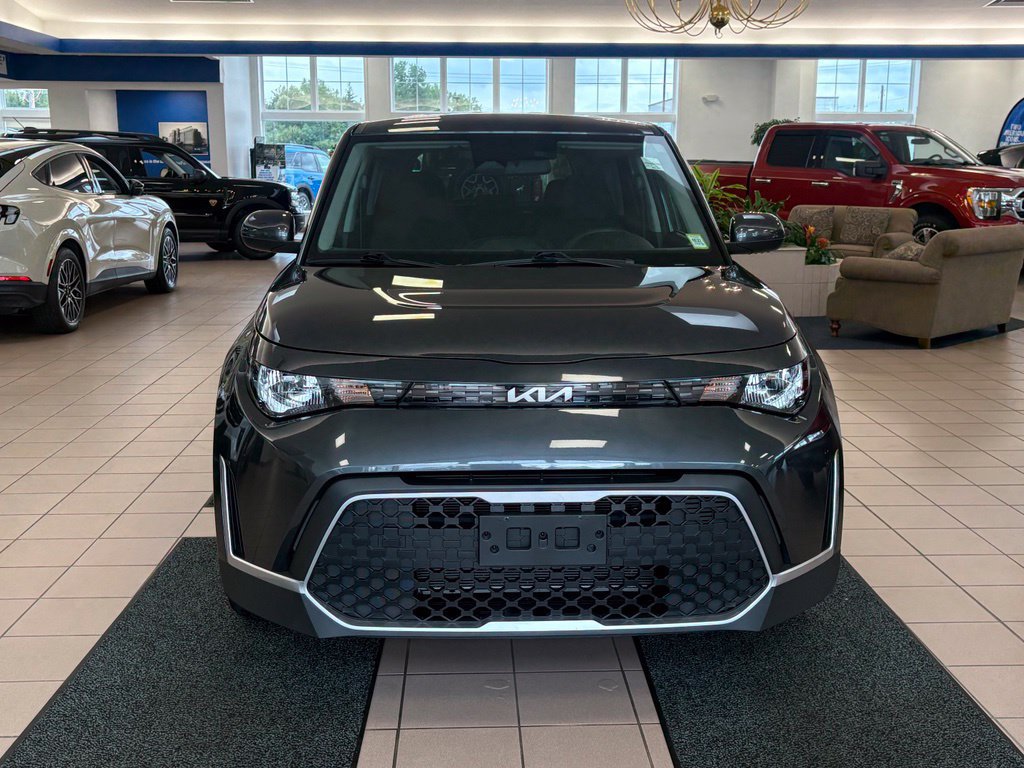 Used 2023 Kia Soul LX FWD image 8