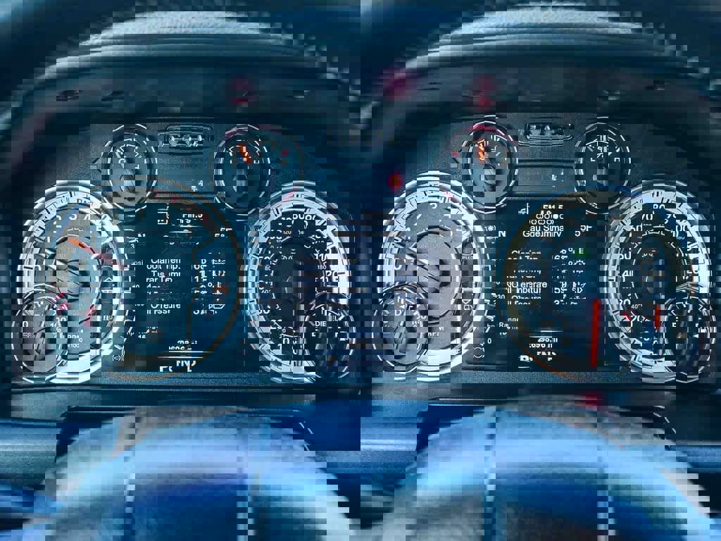 Used 2017 RAM 3500 SLT w/ Luxury Group image 33