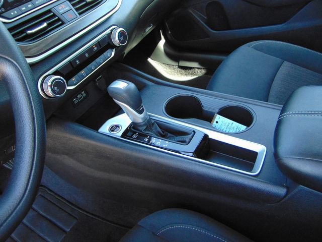 Used 2025 Nissan Altima 2.5 SV FWD image 14