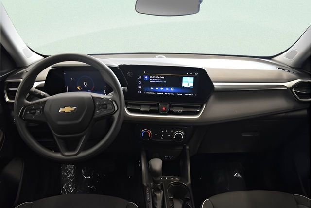Used 2025 Chevrolet TrailBlazer LT w/ Driver Confidence Package AWD/4WD image 5