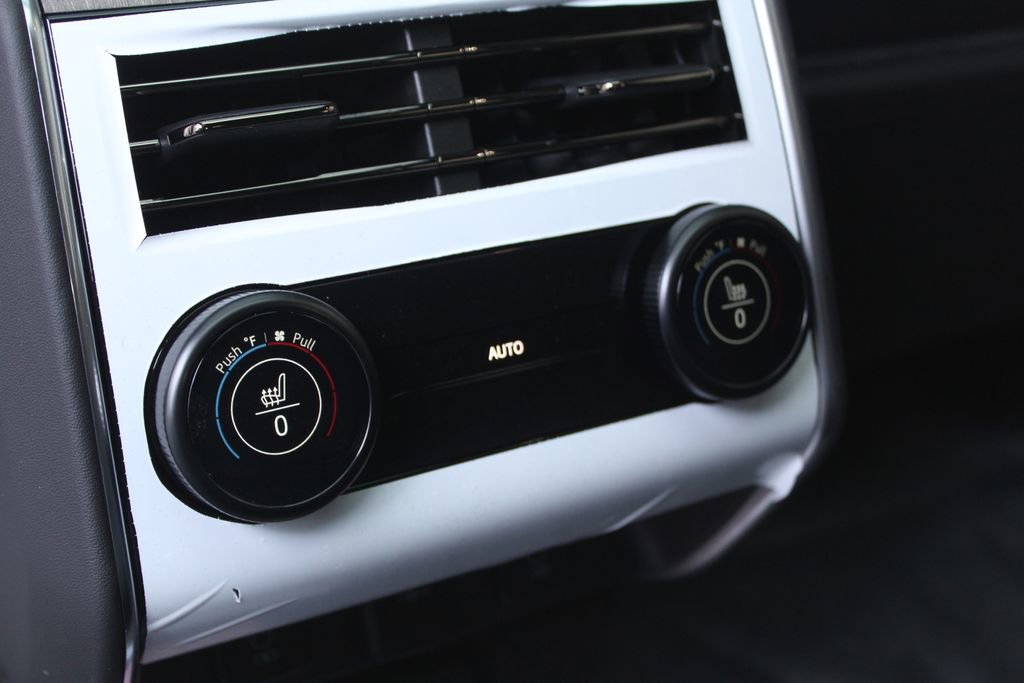 New 2026 Land Rover Range Rover SV image 21