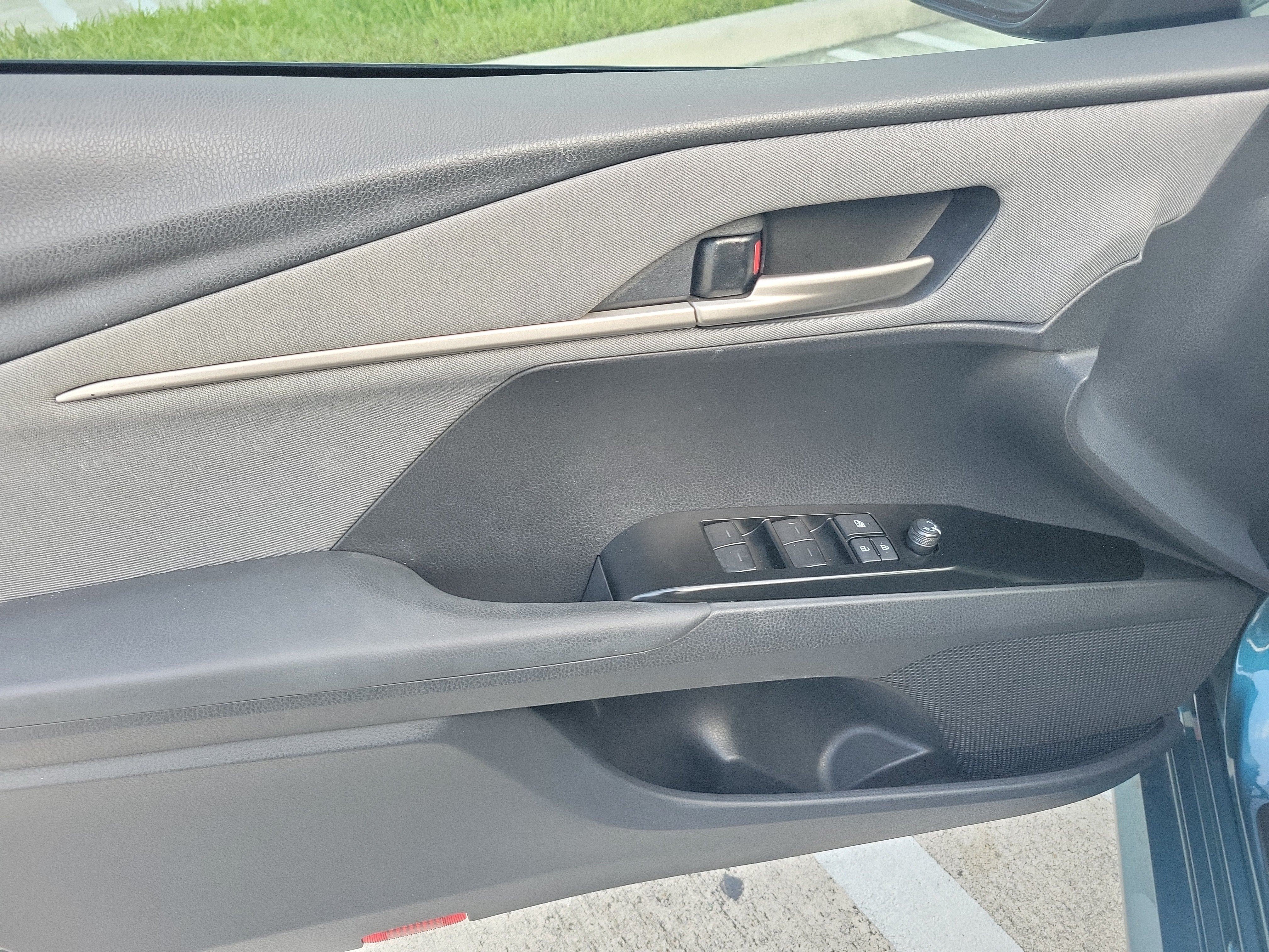 Used 2025 Toyota Camry LE FWD image 20