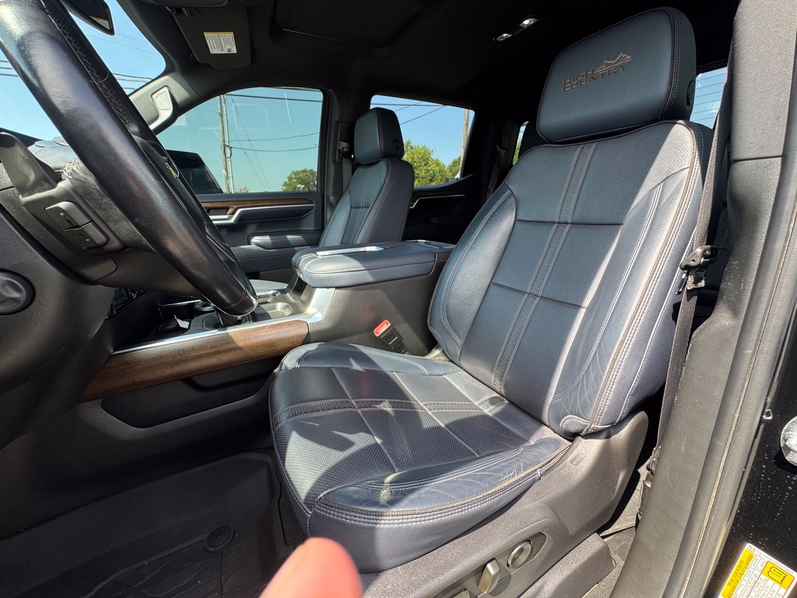 Used 2022 Chevrolet Silverado 1500 High Country w/ High Country Premium Package AWD/4WD image 16