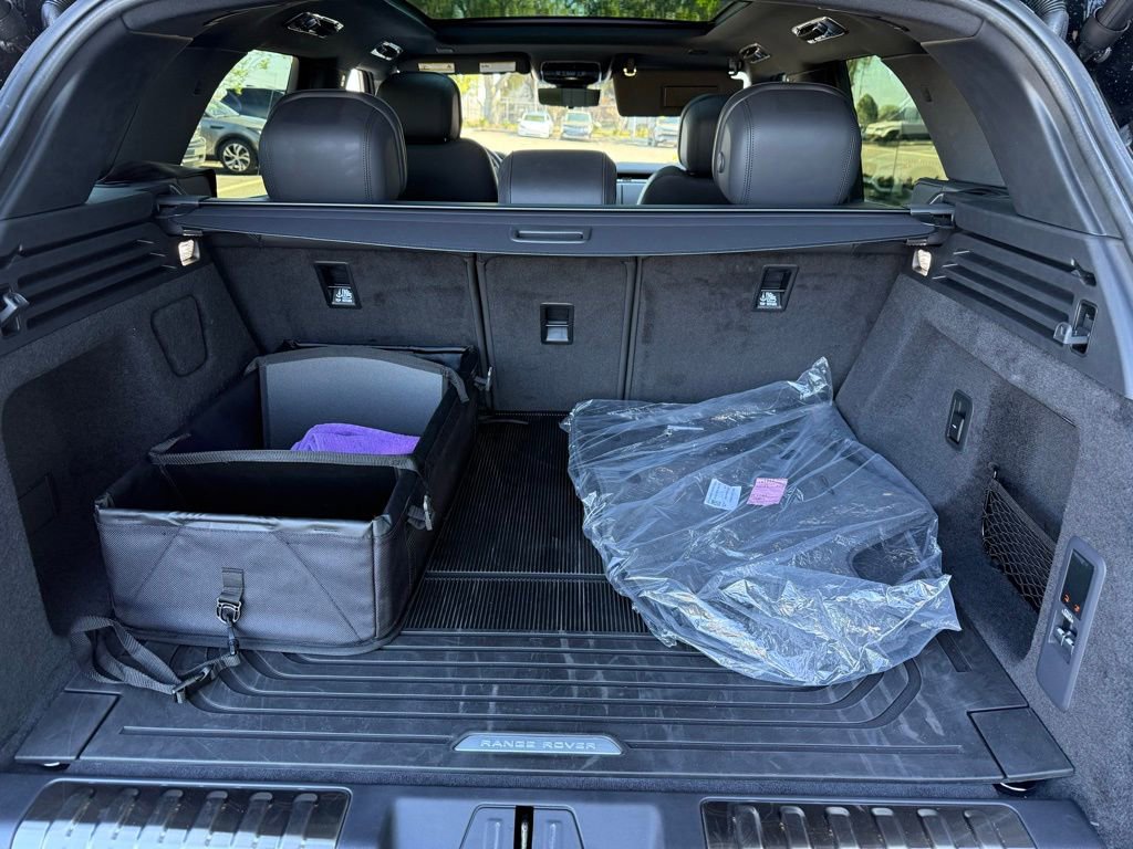 Used 2025 Land Rover Range Rover Sport Dynamic SE image 8