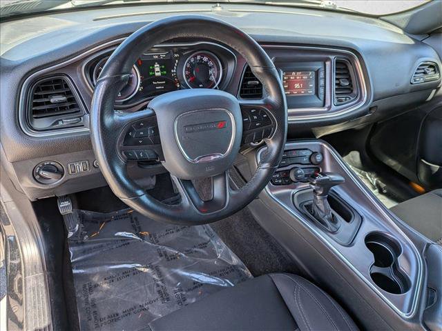 Used 2017 Dodge Challenger SXT image 17