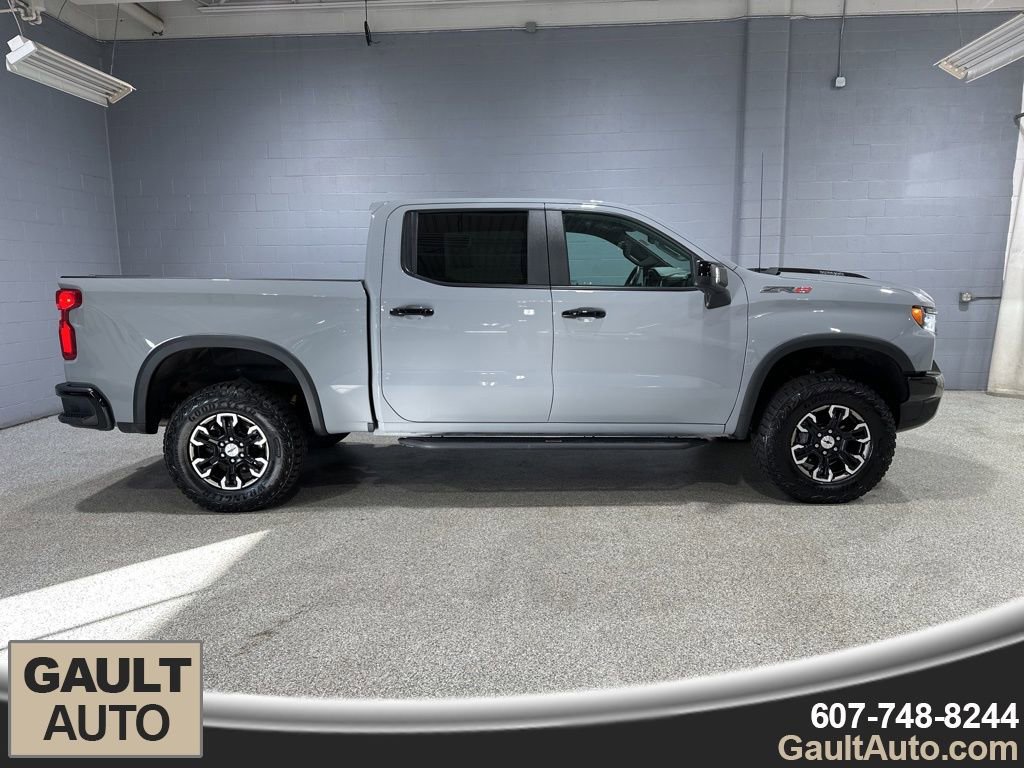 Used 2024 Chevrolet Silverado 1500 ZR2 image 2