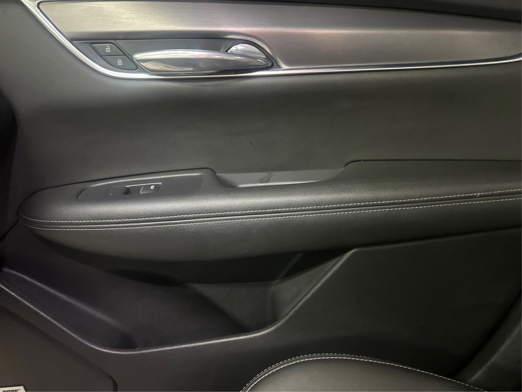 Used 2021 Cadillac XT6 Luxury image 31