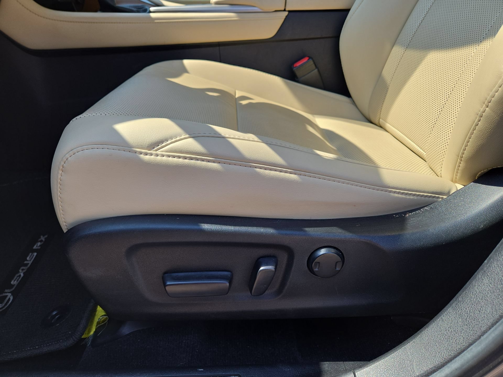 Used 2022 Lexus RX 350 FWD w/ Premium Package image 17