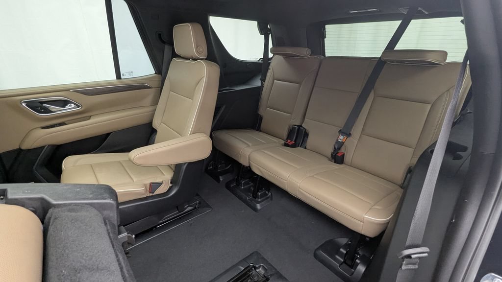 Used 2023 Chevrolet Tahoe Premier w/ Premium Package 2 AWD/4WD image 32