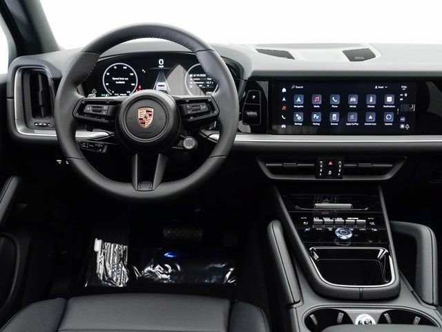 Certified 2025 Porsche Cayenne AWD/4WD image 18