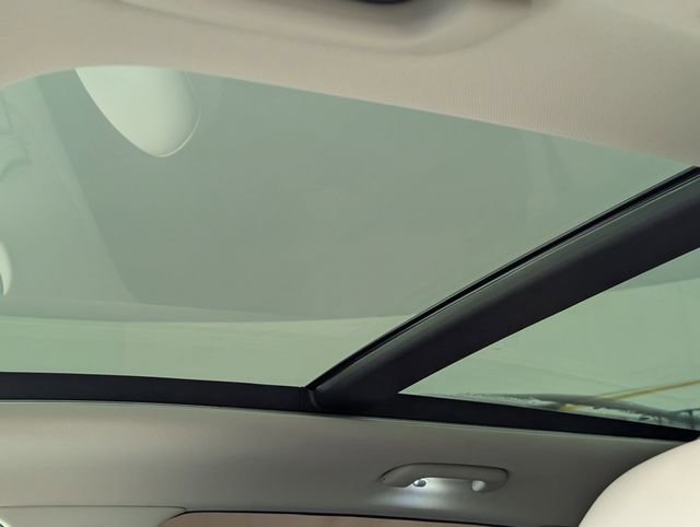 Used 2025 Kia Sorento S w/ Panoramic Sunroof Package image 12