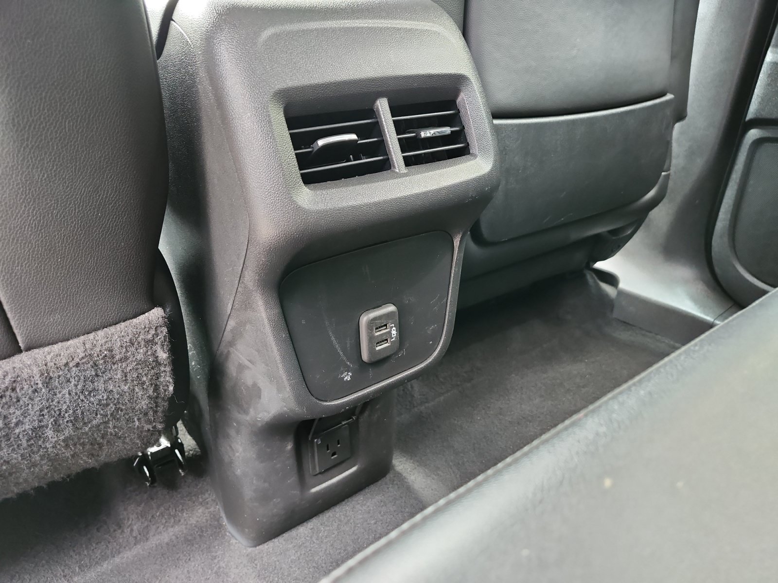 Used 2022 GMC Terrain SLT w/ Infotainment Package II AWD/4WD image 15