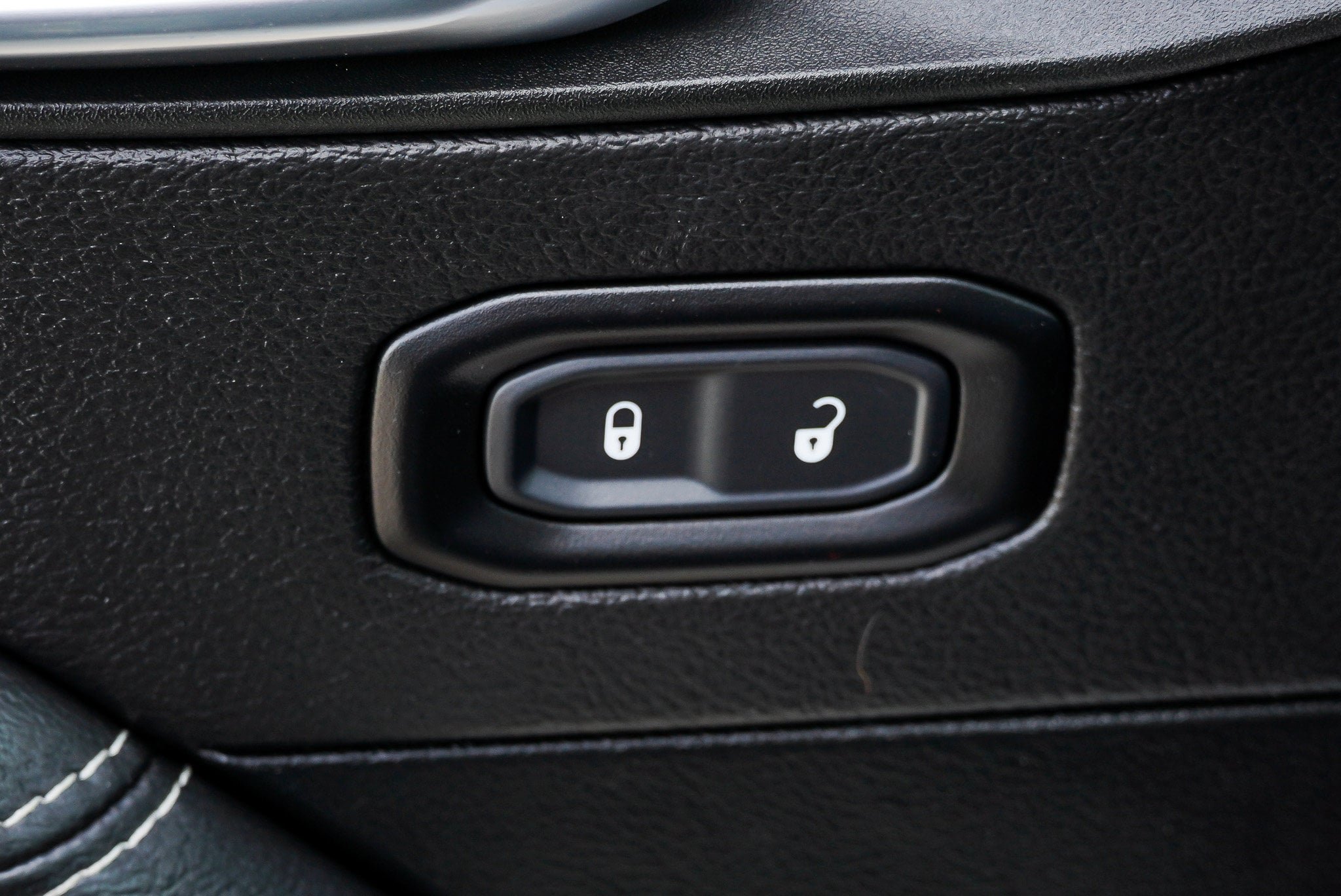 Used 2023 Jeep Wrangler Unlimited Sahara AWD/4WD image 20