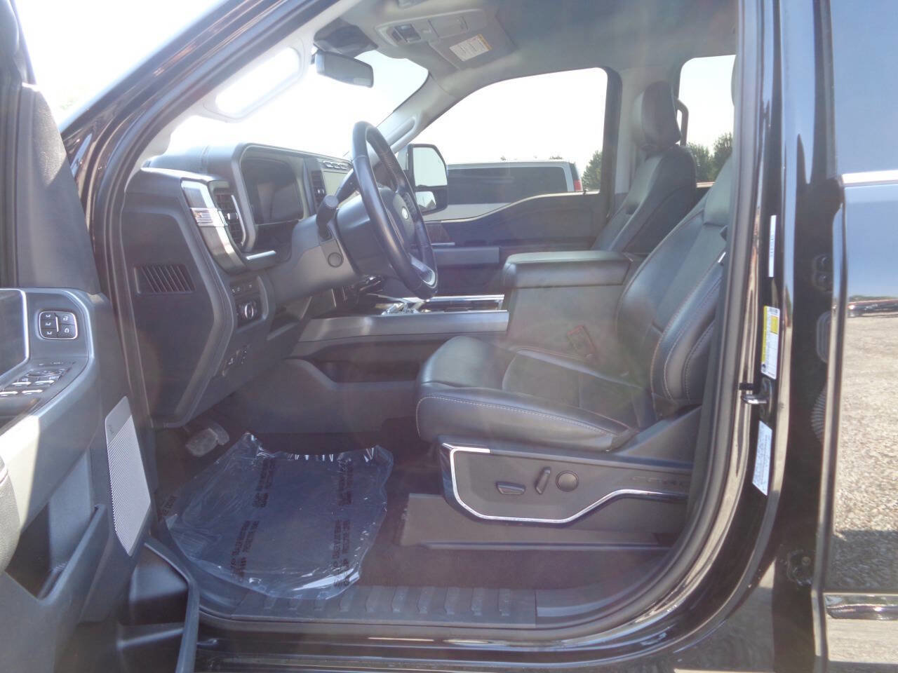 Used 2024 Ford F250 Lariat w/ Chrome Package image 17