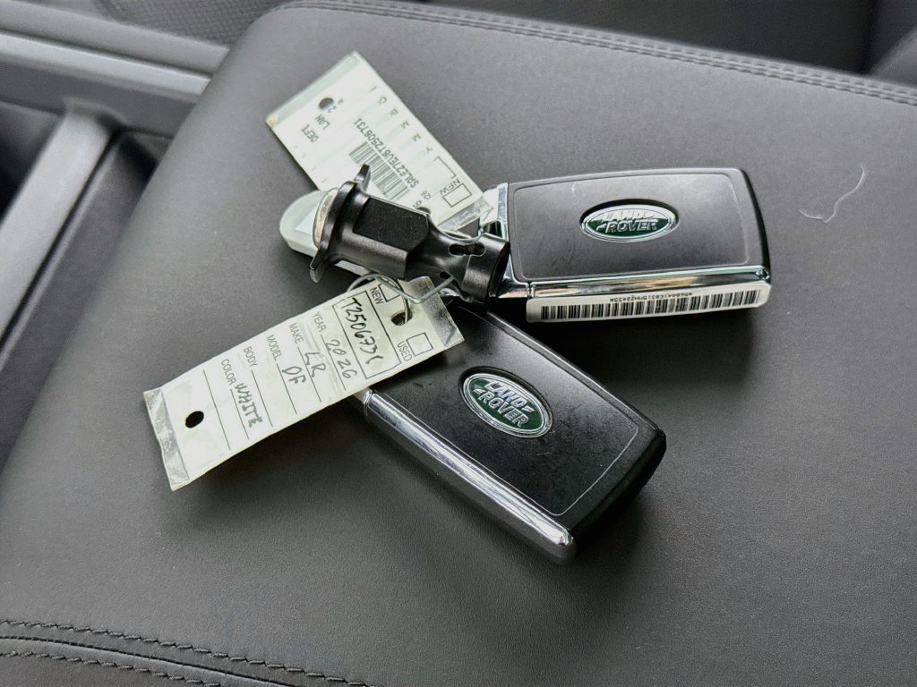 Used 2026 Land Rover Defender 110 X-Dynamic SE AWD/4WD image 17