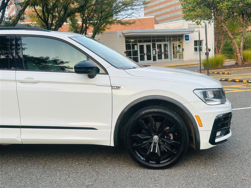 Used 2021 Volkswagen Tiguan SE R-Line image 3