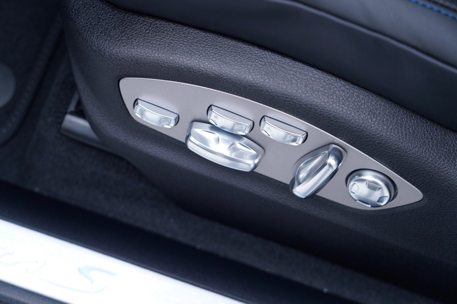 New 2026 Porsche Macan S image 16