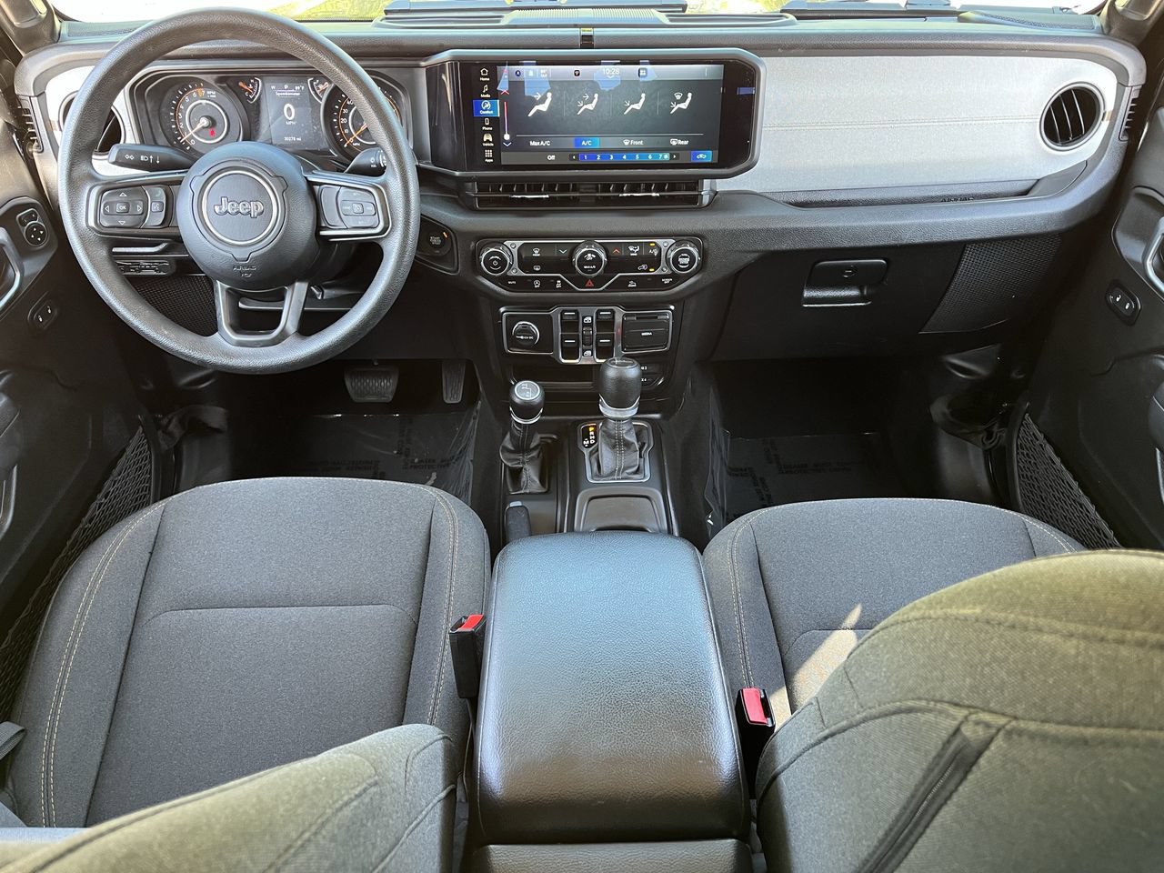 Used 2024 Jeep Gladiator Sport AWD/4WD image 9