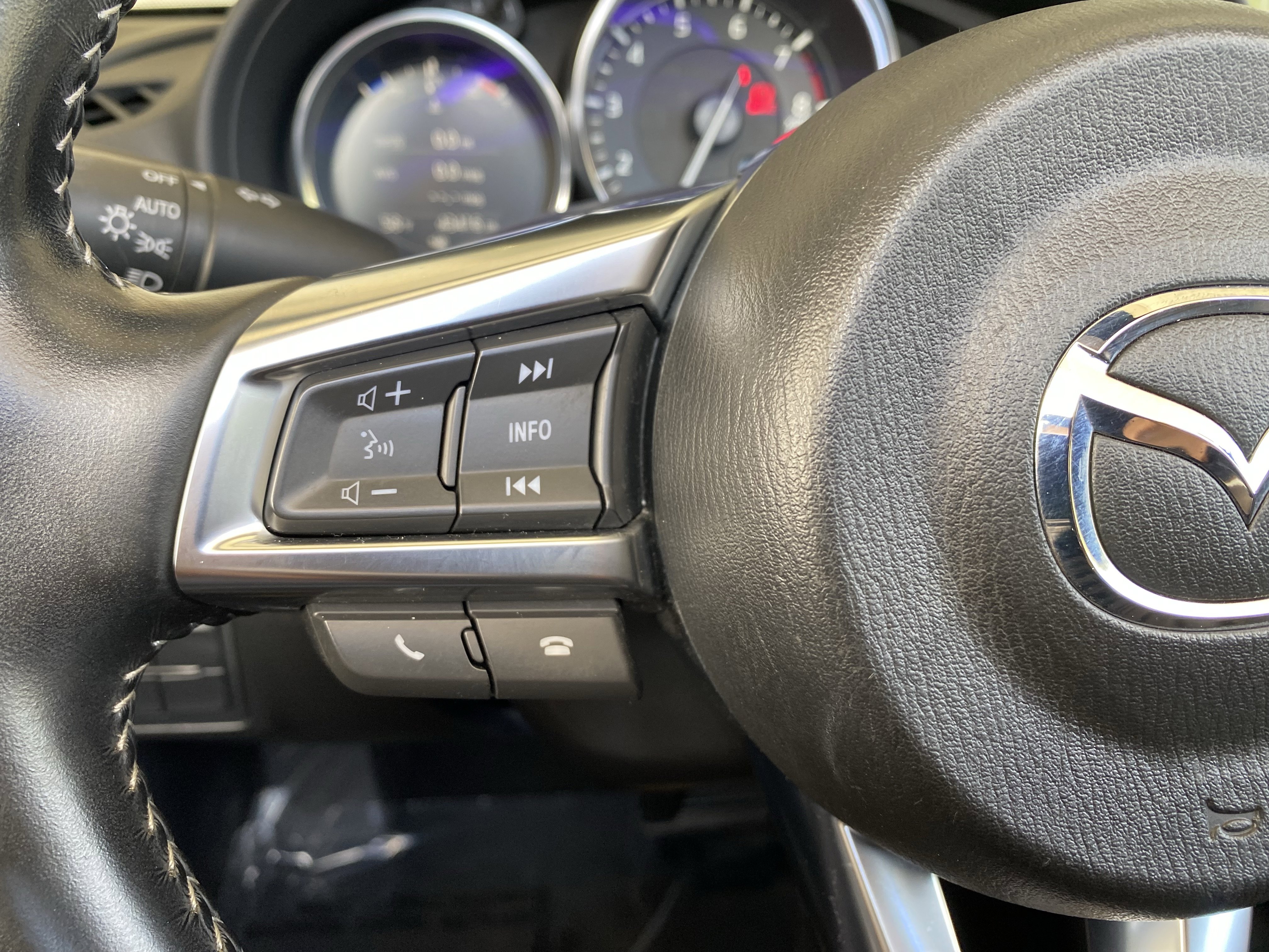 Used 2020 MAZDA MX-5 Miata RF Grand Touring RWD image 8