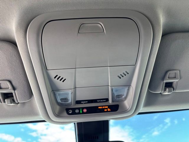 Used 2020 GMC Terrain SLE w/ Driver Convenience Package FWD image 24