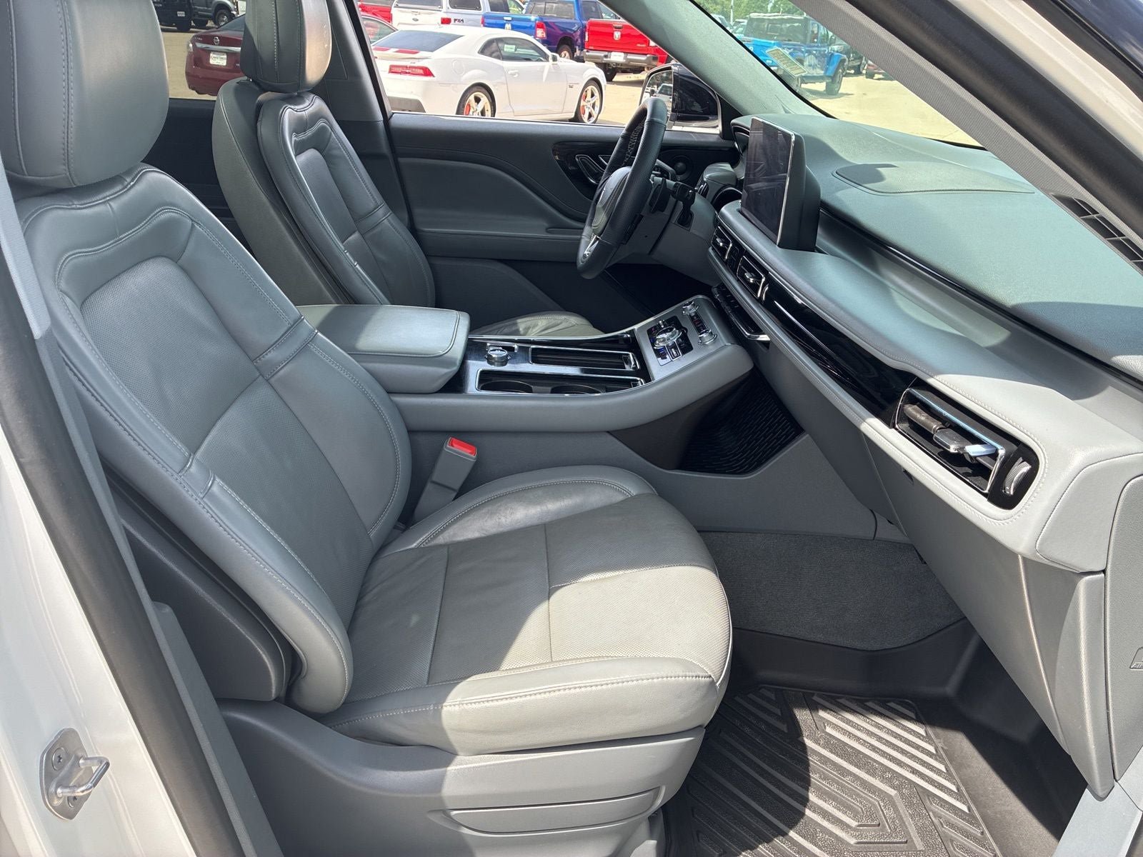 Used 2020 Lincoln Aviator Reserve w/ Equipment Group 201A AWD/4WD image 22