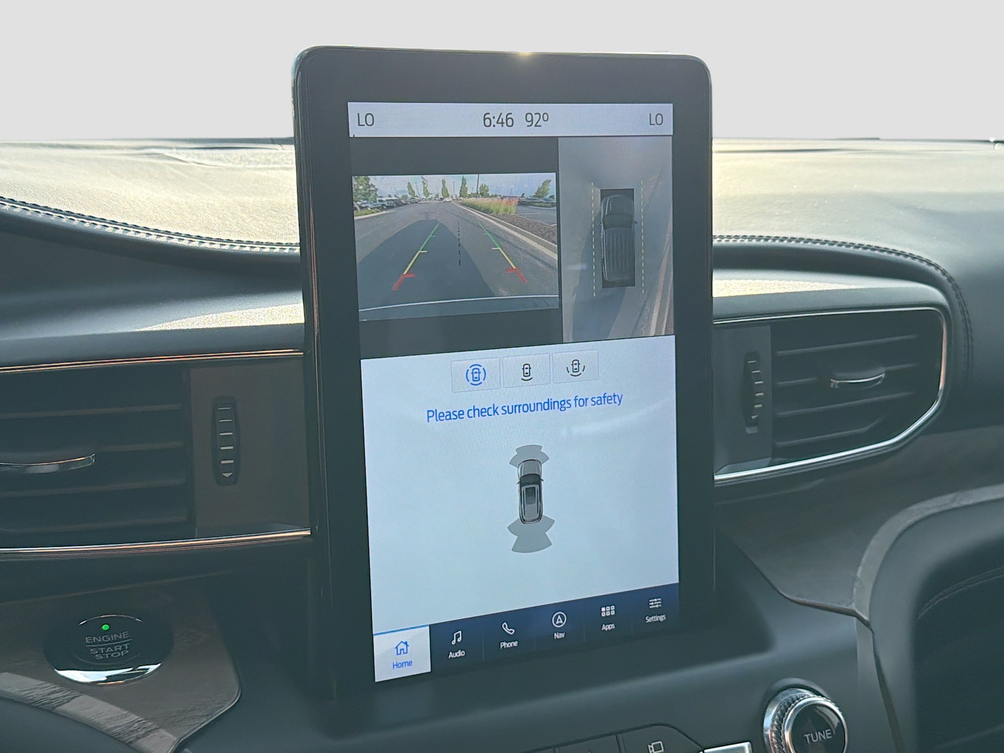 Used 2020 Ford Explorer Platinum w/ Premium Technology Package AWD/4WD image 20