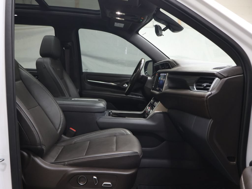Used 2021 GMC Yukon Denali w/ Denali Premium Package AWD/4WD image 9