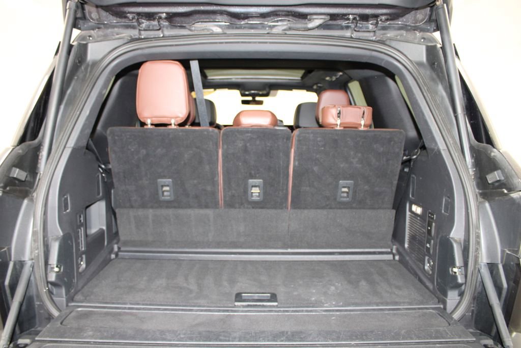 Used 2025 Lincoln Navigator Reserve AWD/4WD image 17