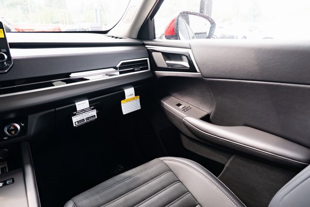 New 2025 Mitsubishi Outlander SE image 10