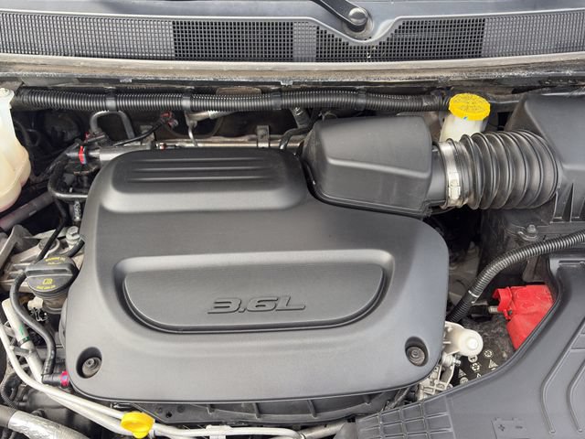 Used 2025 Chrysler Pacifica Limited FWD image 22