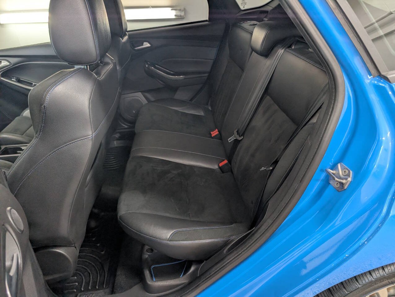 Used 2017 Ford Focus RS AWD/4WD image 15