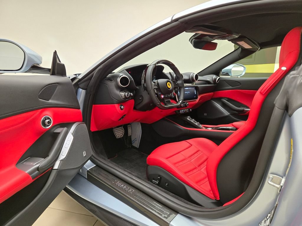 Used 2023 Ferrari Portofino M RWD image 17