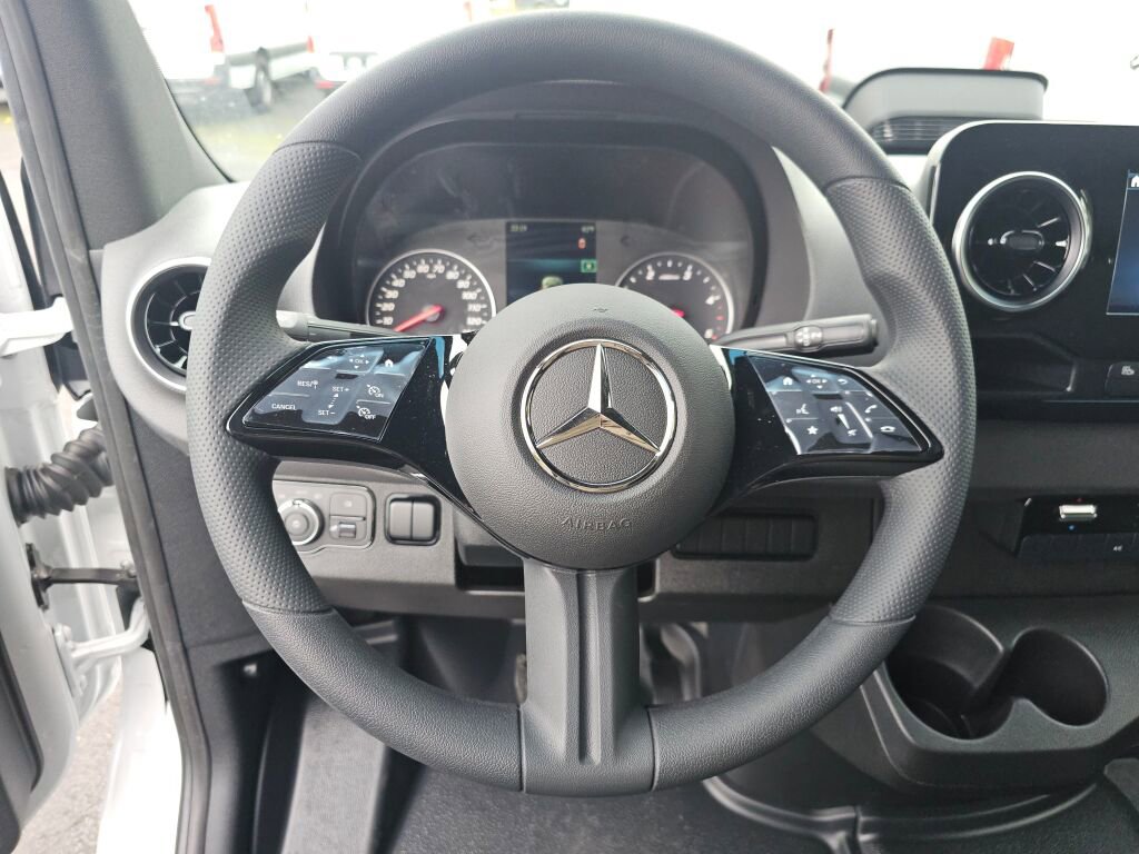 New 2025 Mercedes-Benz Sprinter 2500 image 23