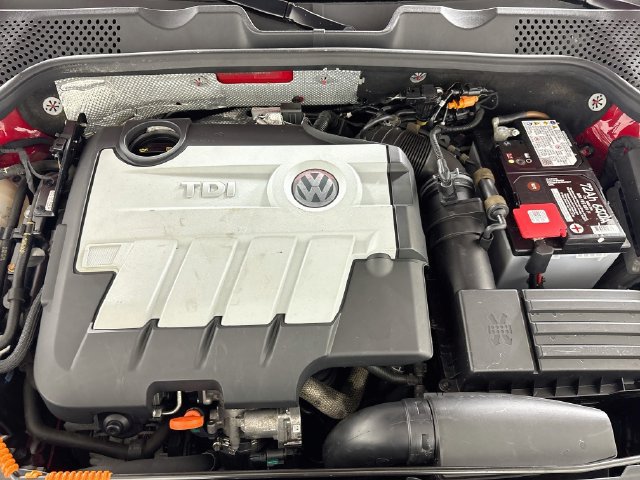Used 2013 Volkswagen Beetle TDI FWD image 25