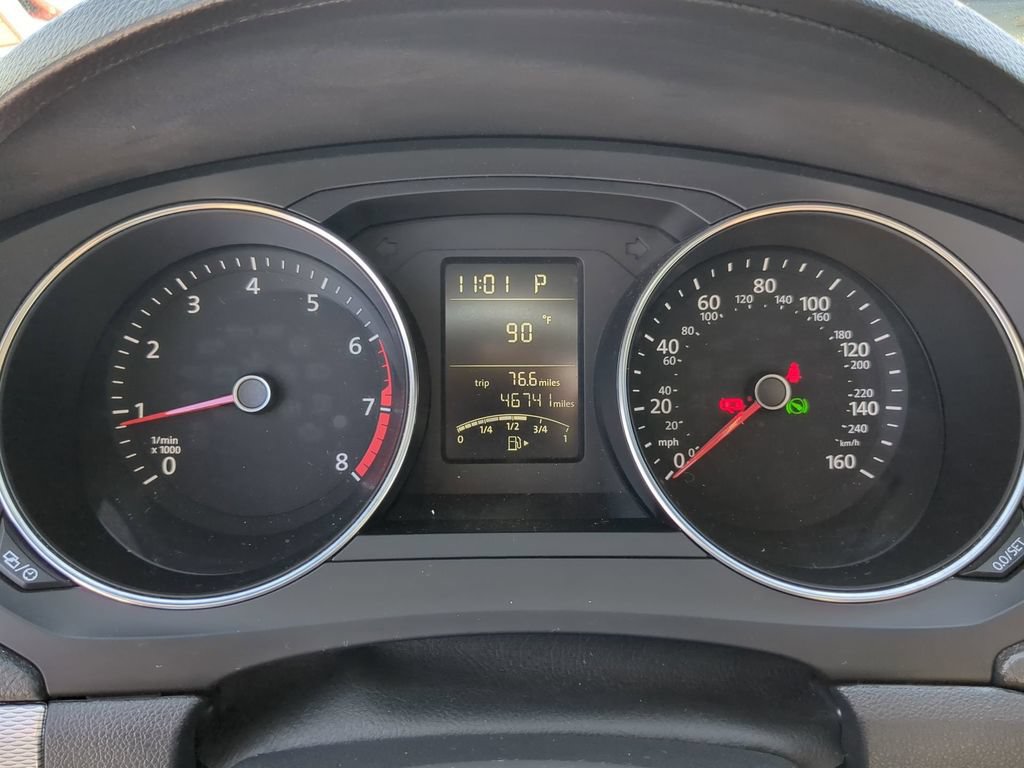 Used 2015 Volkswagen Jetta SE FWD image 29