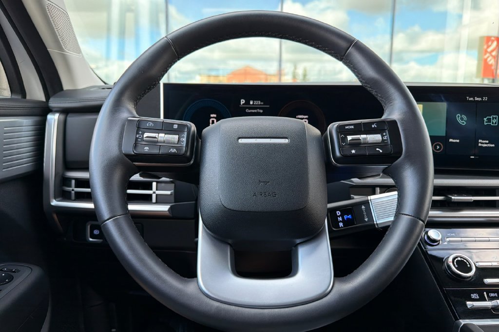 Certified 2025 Hyundai Santa Fe SE AWD/4WD image 24